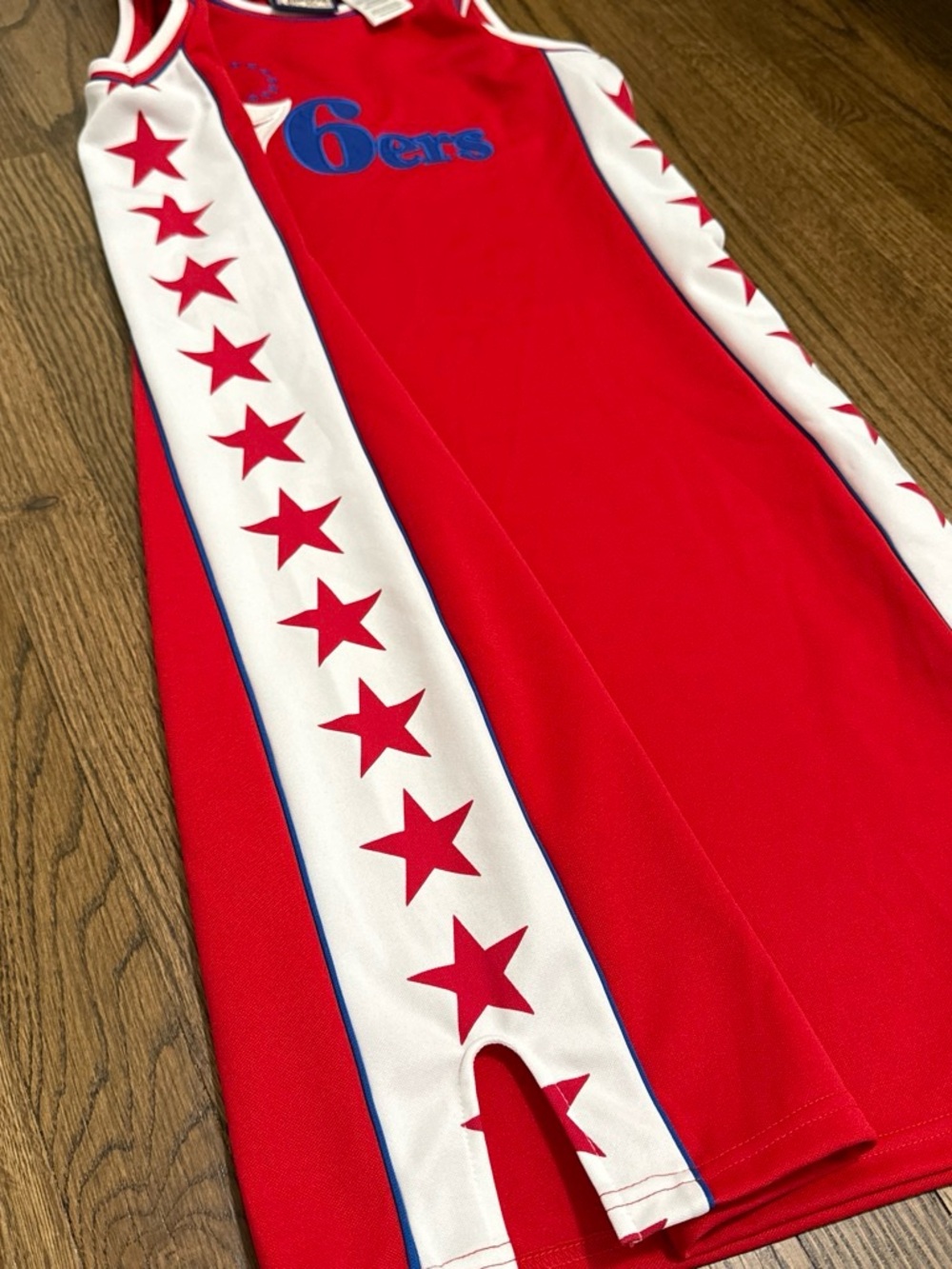 Y2K Harwood Classics Throwback NBA 76ers Red/Blue Star Jersey Dress Streetwear M - Picture 4 of 6